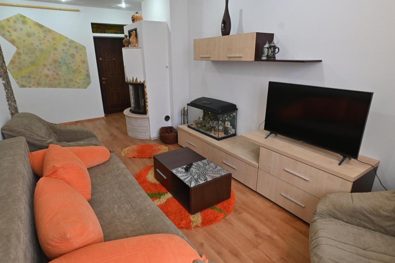 Apartament Camelia Petroşani Buitenkant foto