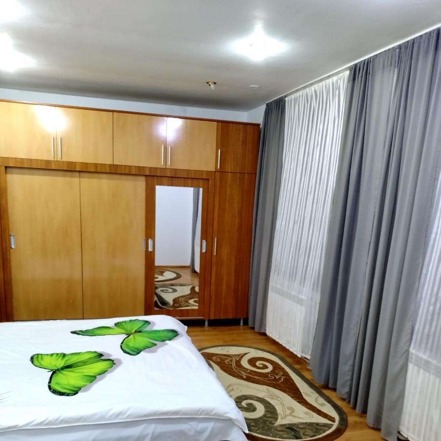 Apartament Camelia Petroşani Buitenkant foto