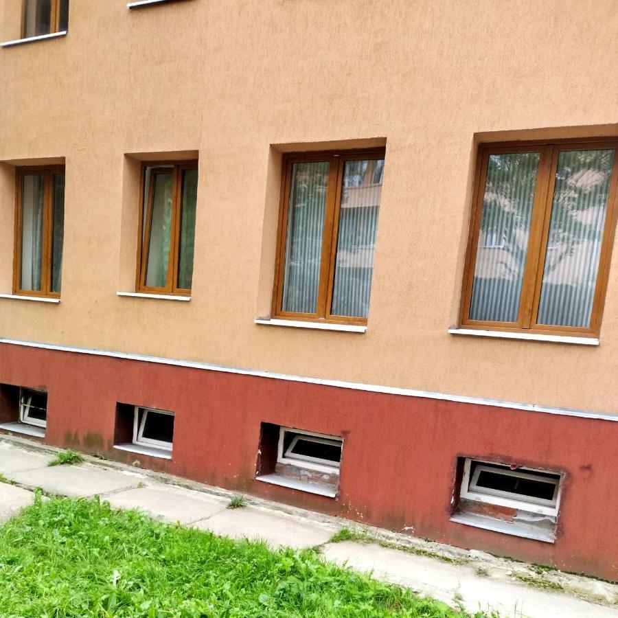 Apartament Camelia Petroşani Buitenkant foto
